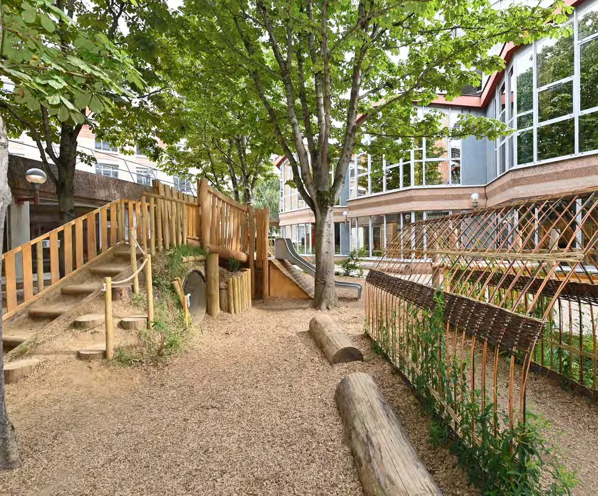 La cour végétalisée — cour Oasis Pro Urba, retour à la nature