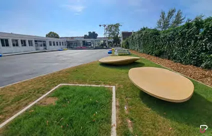 Transformer une cour bitumée en espace dynamique et coloré — Bezons (95)