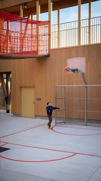 La cour en mouvement — Noisy-le-Grand (93)