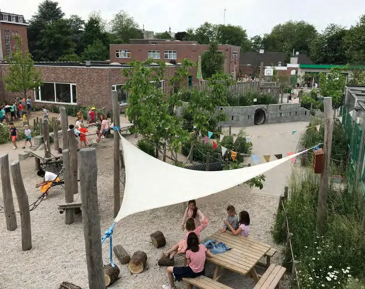 L’école primaire Sint-Paulus à Courtrai — Studio Basta × Fris in het Landschap — Belgique