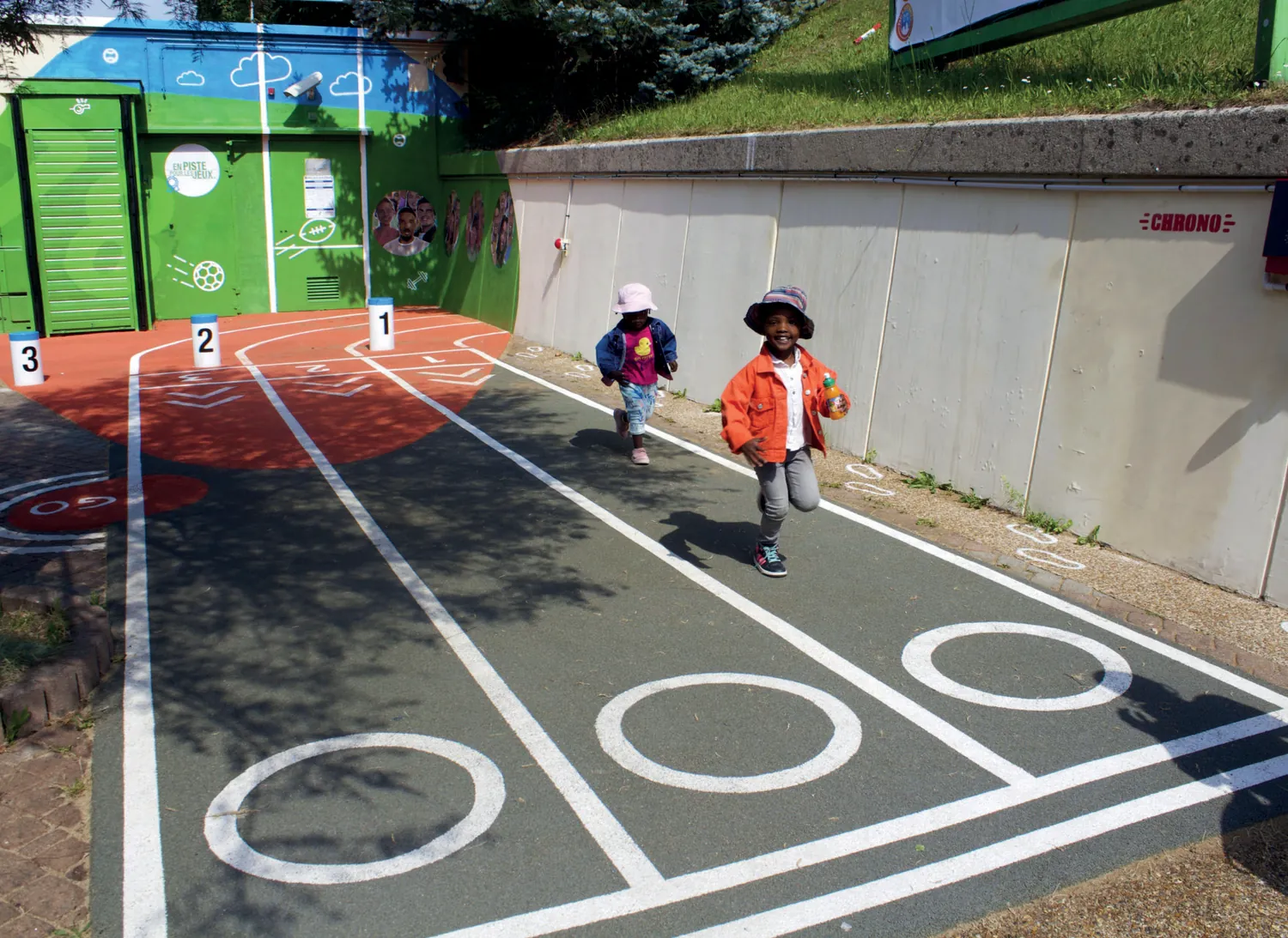 Le « nudge » du coin de rue — design actif Pro Urba, Les Mureaux (78) — Gare SNCF