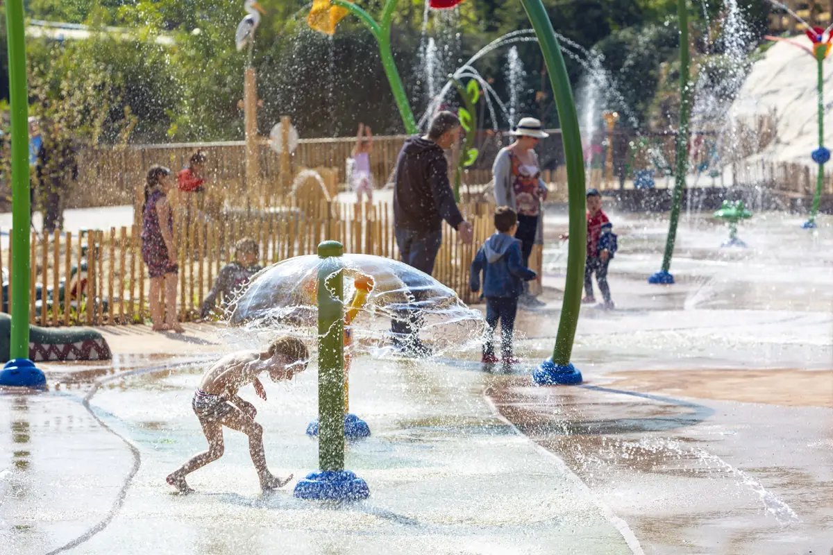 Aire de jeux pour le parc Le Pal – La rivière du Lion image 4